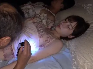 Em hàng xóm có sở thích thả rông hàng họ